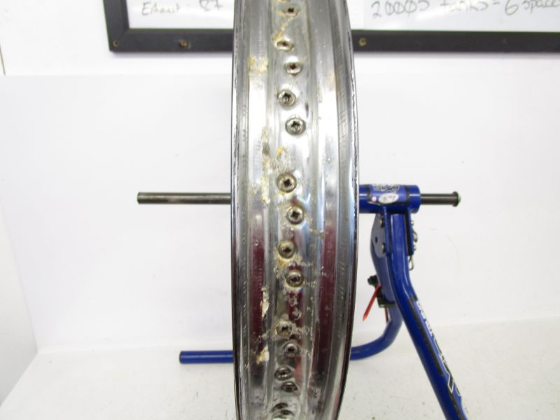 04 Suzuki VS 1400 GL Intruder Front Wheel Rim 19x2.15 55311-38B10